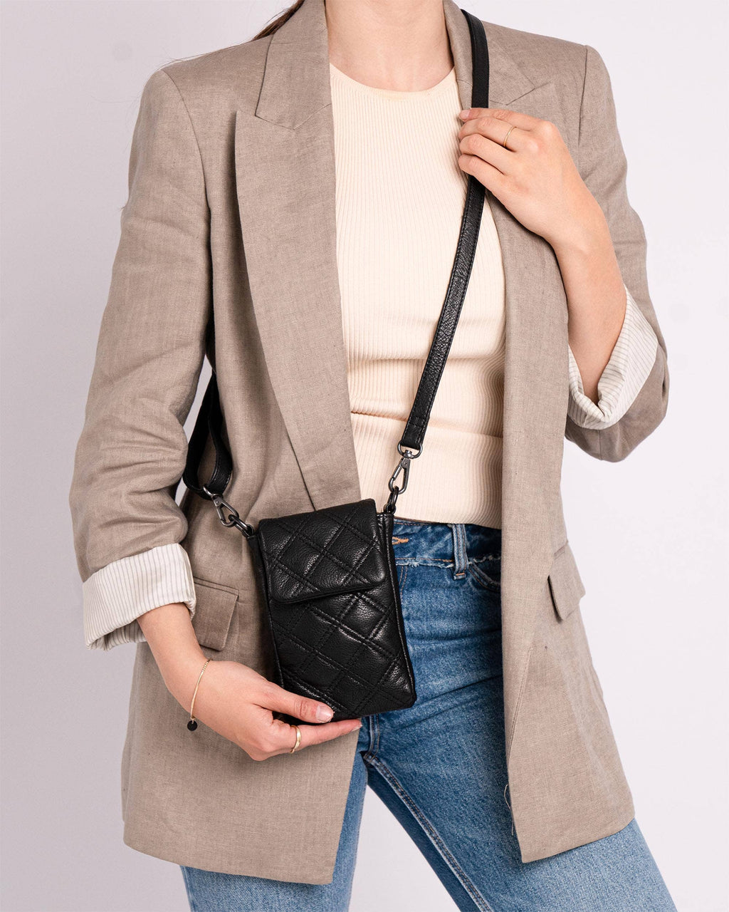 Amsterdam Heritage | Beks Diamond Pattern Leather Crossbody Phone Bag